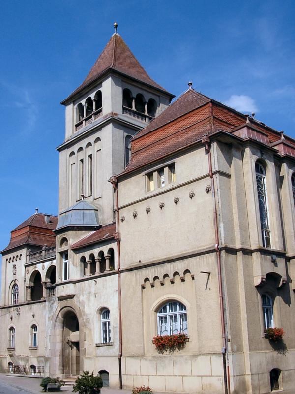 Croatian National Hall is the center of local cultural events