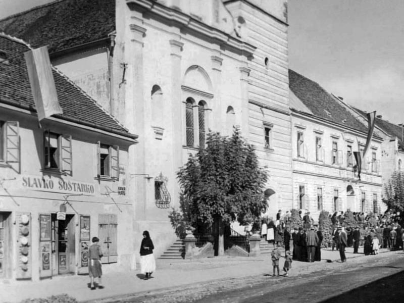 Town center, mid 20th century