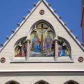 Detalj s pročelja Grkokatoličke katedrale Svetog Trojstva